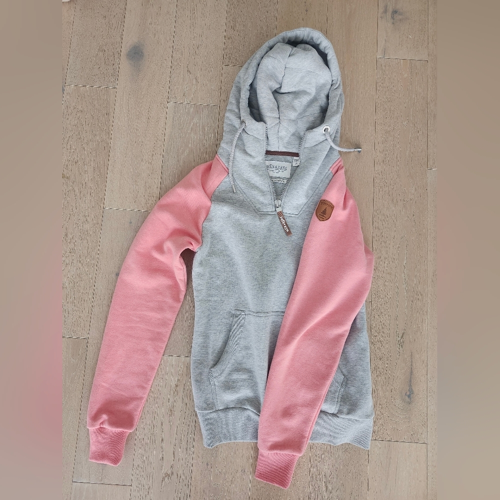 Wanakome Light Gray and Pink Hooded Pullover